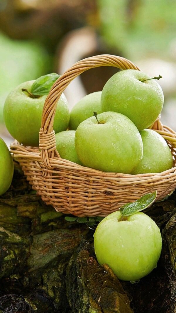 Green Juicy Apple - Image 2